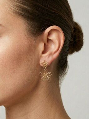 282. House of Harlow flower drop Earrings
